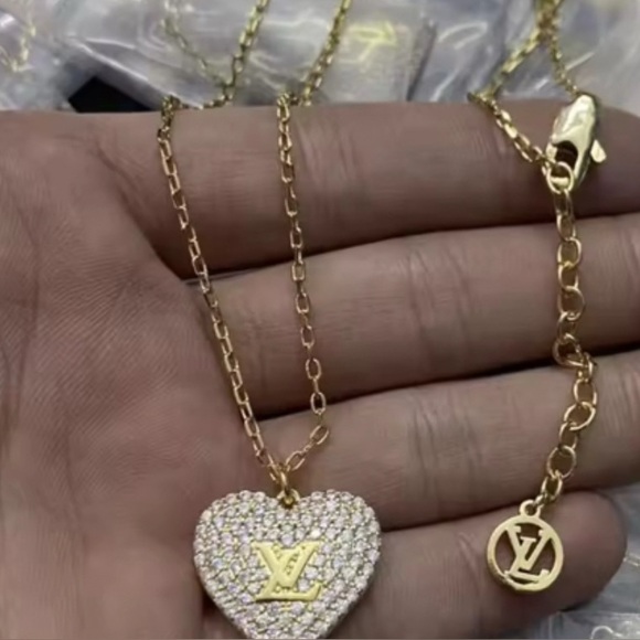 Gold Heart Pendant Necklace - Picture 5 of 5